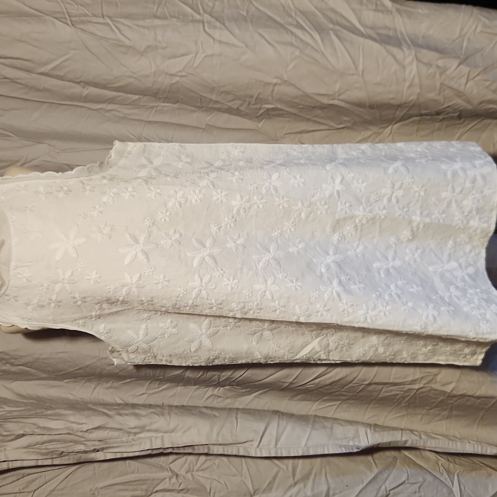 NWOT White Amazon dress L/ fits like a medium